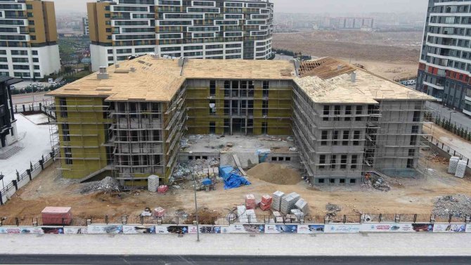 Başkan Pekyatırmacı 32 Derslikli İlkokulu İnceledi