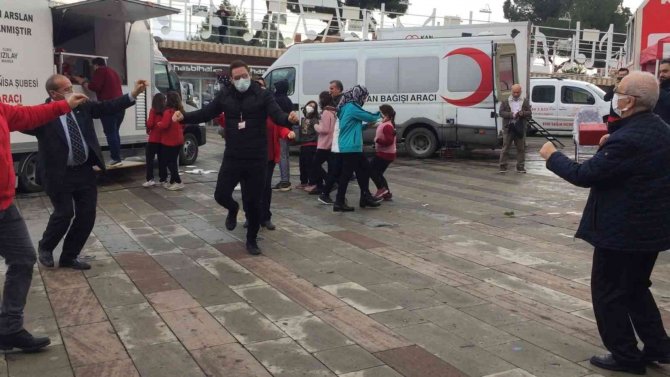 Oynayarak Kan Verdiler