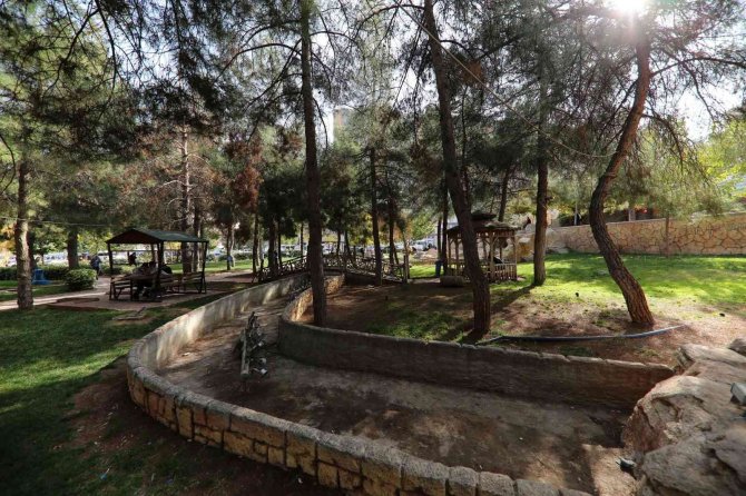 15 Temmuz Demokrasi Ve Şehitler Parkı Yenilenecek