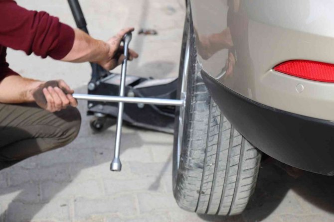 Yağışların Azlığı Kış Lastiği Satışlarını Sekteye Uğrattı