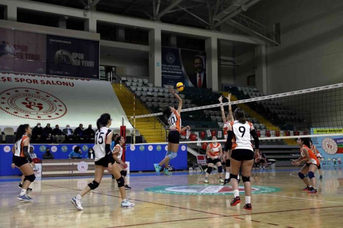 Kızlar 4’te 4 Yaptı