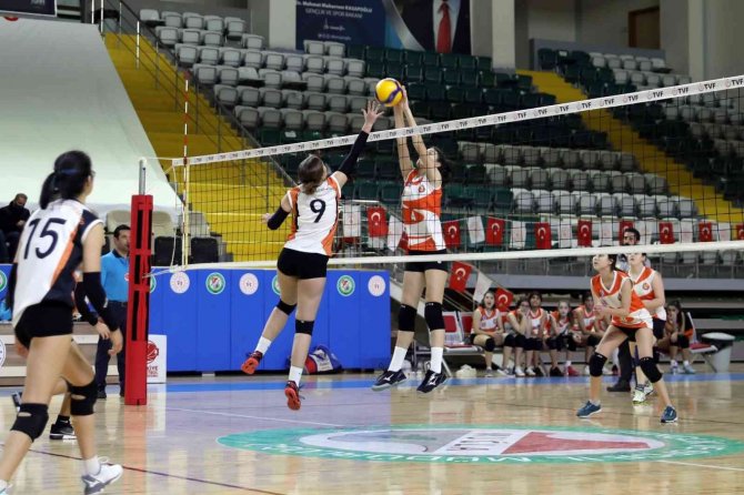Kızlar 4’te 4 Yaptı