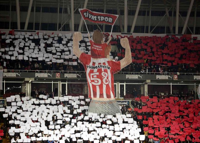 Sivasspor Taraftarından Muhteşem Koreografi!