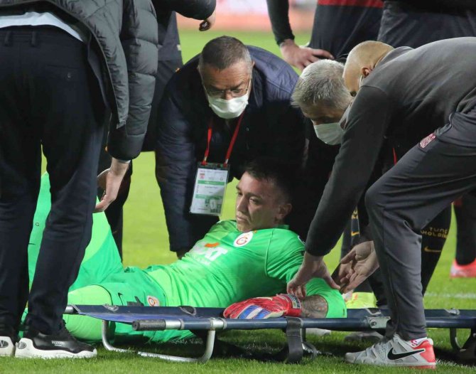 Galatasaray’da Muslera Şoku!