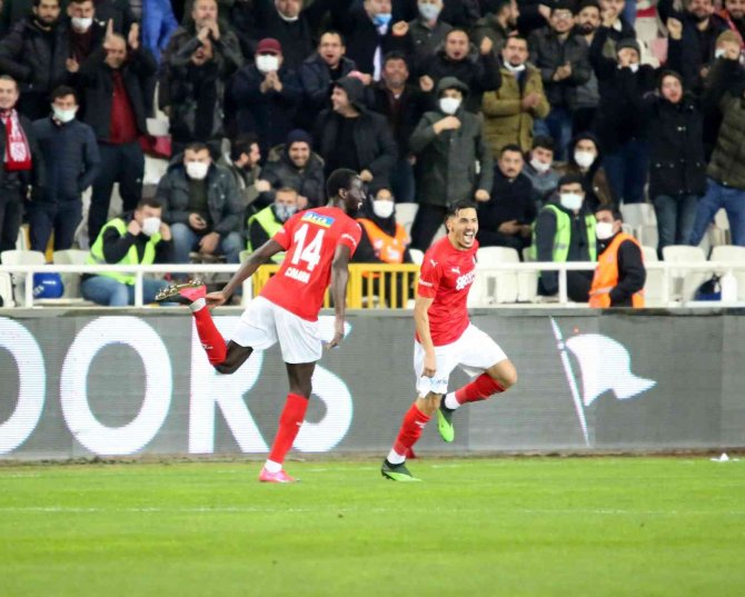 Spor Toto Süper Lig: D.g. Sivasspor: 1 - Galatasaray: 0 (Maç Sonucu)