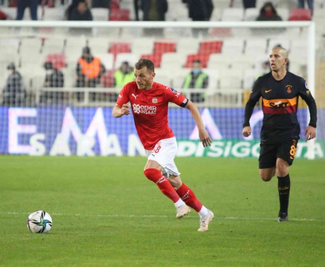 Spor Toto Süper Lig: D.g. Sivasspor: 1 - Galatasaray: 0 (Maç Sonucu)