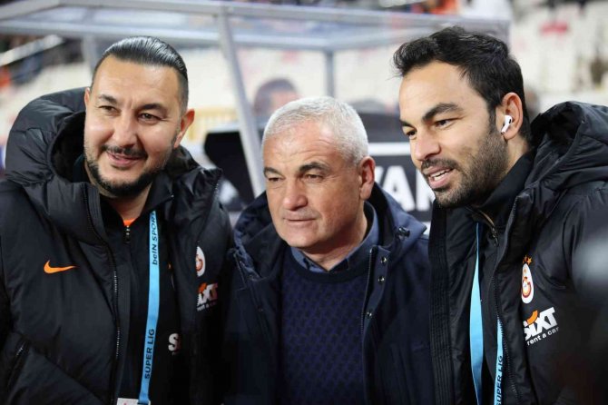 Spor Toto Süper Lig: D.g. Sivasspor: 0 - Galatasaray: 0 (İ̇lk Yarı)