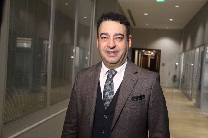 Prof.dr. Akay: "Her 3 Kişiden Biri Kardiyovasküler Sistem Hastalıklarından Hayatını Kaybediyor"