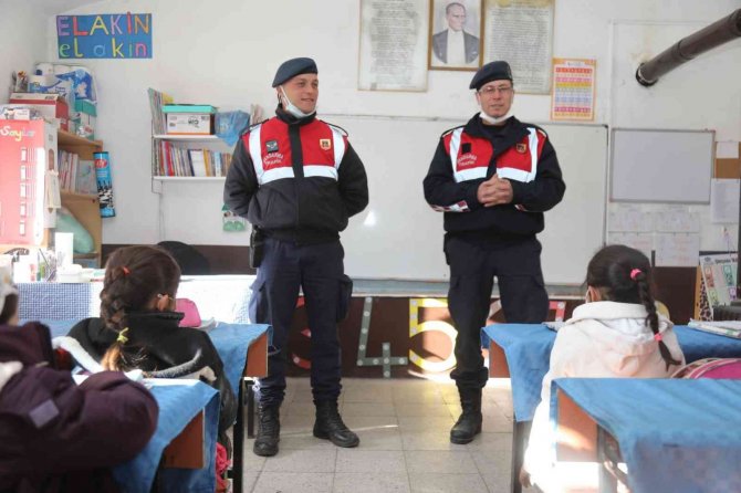 Jandarmadan Öğrencilere Trafik Eğitimi
