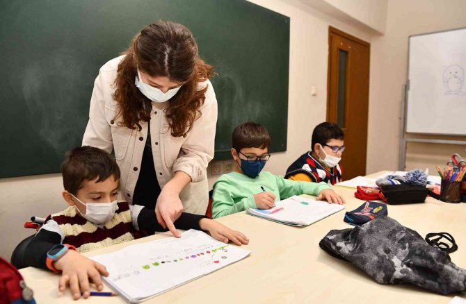 Çocuklar ‘Donguri’ İle Matematik Öğreniyor