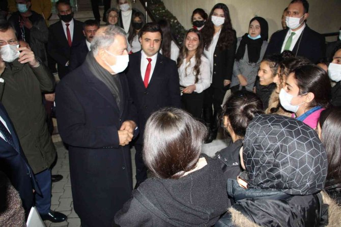 Bakan Akar: "Türkler Ve Kürtler Kardeştir”