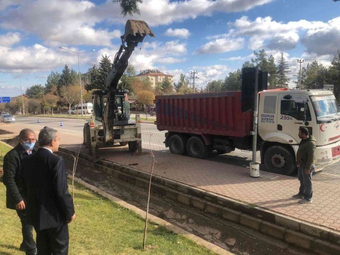 Besni Yenikent’e Üst Geçit Yapılıyor