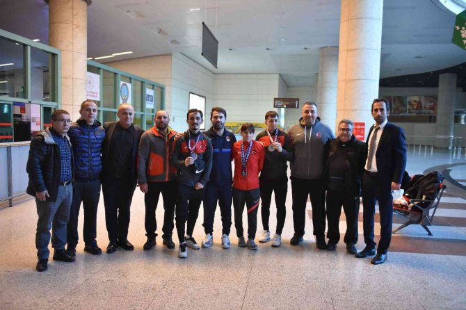 Büyükşehir Spor Kulüpleri Başarıya Doymuyor