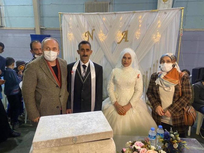 Artvin’de İşitme Engelli Çift Dünya Evine Girdi