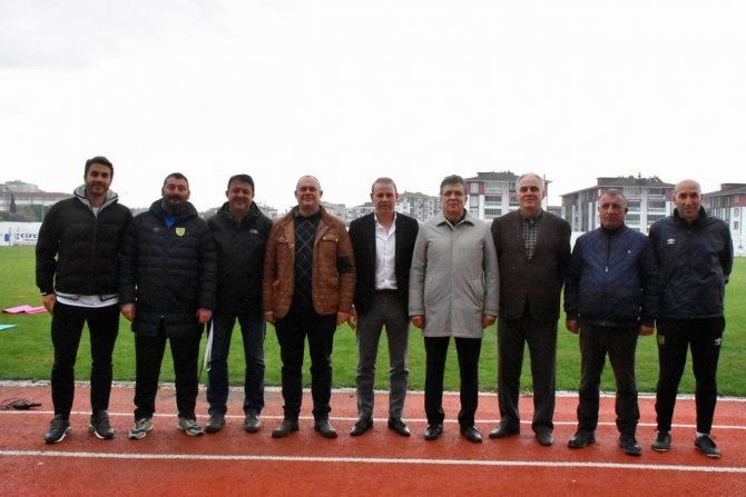 Başkan Arslan 1966 Edremitspor Futbol Takımını Ziyaret Etti