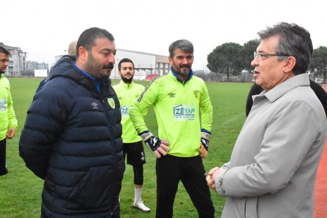 Başkan Arslan 1966 Edremitspor Futbol Takımını Ziyaret Etti