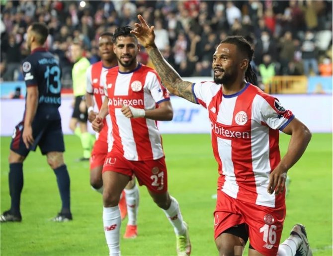 Antalyaspor’da Fredy Üzüntüsü