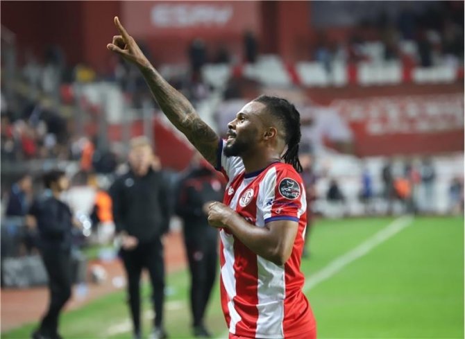 Antalyaspor’da Fredy Üzüntüsü