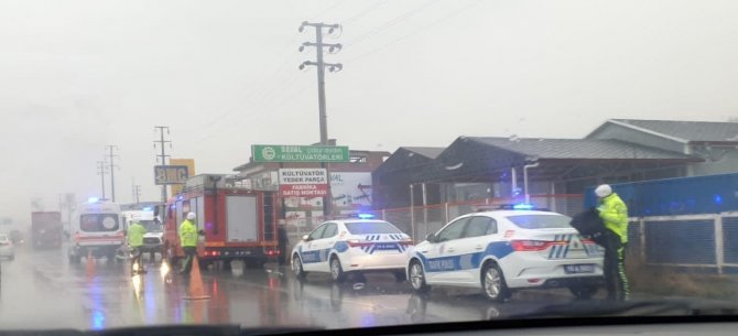 Kontrolden Çıkan Otomobil Su Kanalına Düştü: 1 Ölü, 1 Yaralı