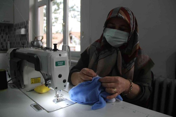 Bu Projeyle Hem Üretici Kadınların Hem De Yetim Ve Öksüz Çocukların Yüzleri Gülüyor