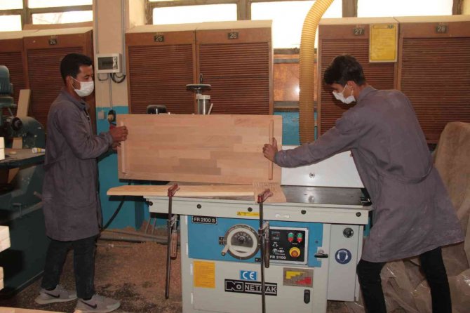 Muğla’da Kütüphanesiz Okul Kalmadı