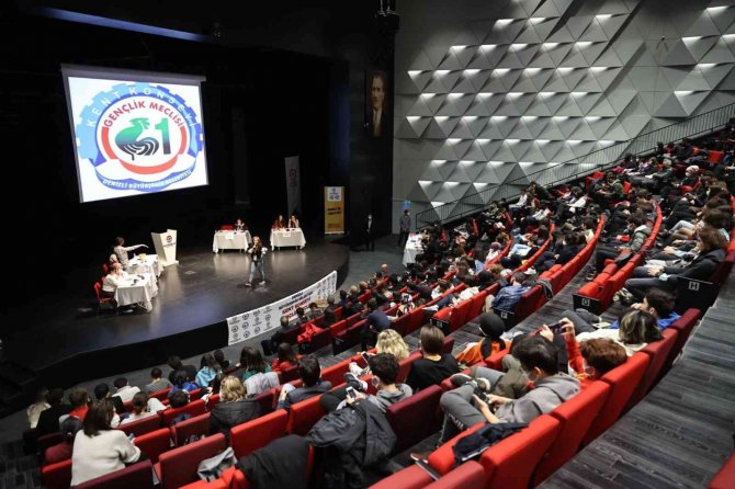 Gençler Profesyonellere Taş Çıkarttı