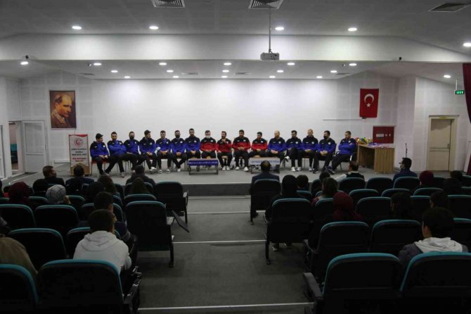 Develi Belediyespor Takımı Oyuncuları Öğrencilerle Bir Araya Geldi