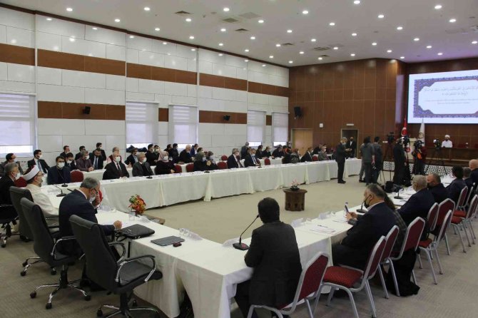 Diyanet İ̇şleri Başkanı Erbaş: “Biz İstiyoruz Ki Başkanlığımızın Elinin Dokunmadığı, İyiliği Götürmediği Hiçbir İnsanımız Kalmasın”