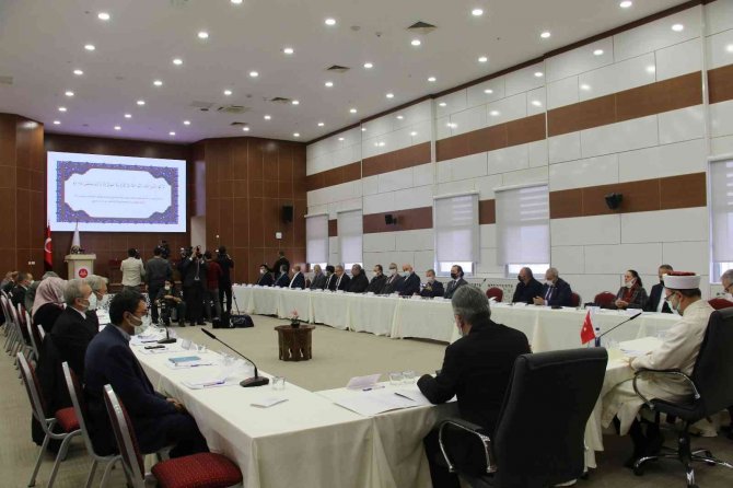 Diyanet İ̇şleri Başkanı Erbaş: “Biz İstiyoruz Ki Başkanlığımızın Elinin Dokunmadığı, İyiliği Götürmediği Hiçbir İnsanımız Kalmasın”