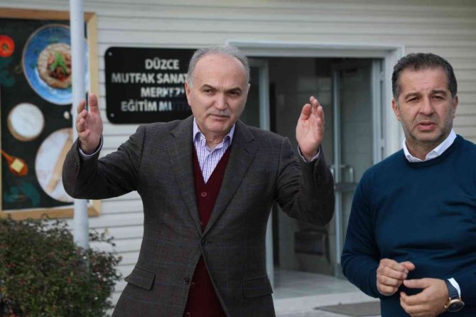 Başkan Özlü Eğitim Mutfağını İnceledi