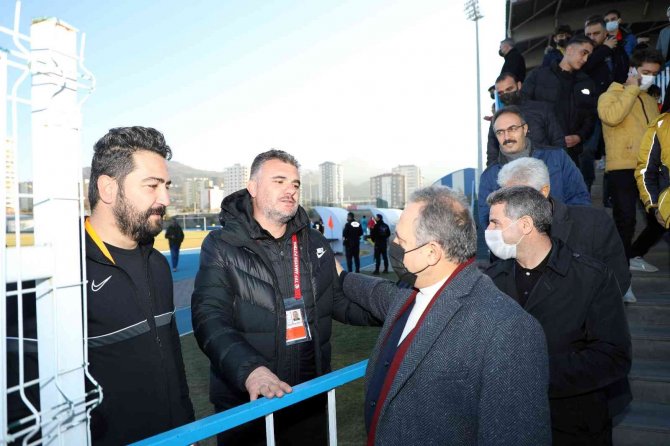 Talasgücü Belediyespor Zirveyi Perçinledi
