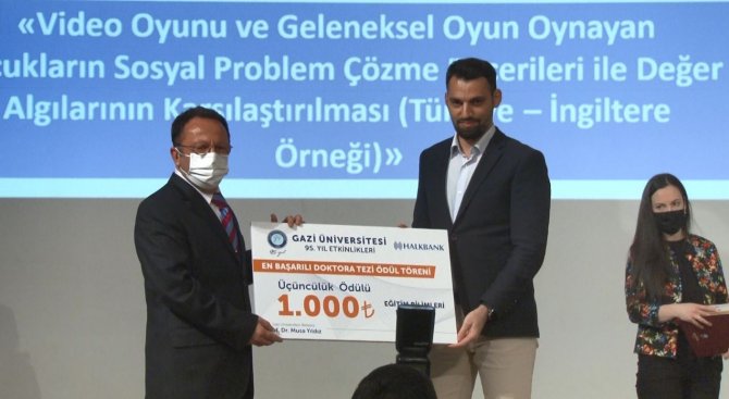 Gazi Üniversitesi, En Başarılı Doktora Tezlerini Ödüllendirdi