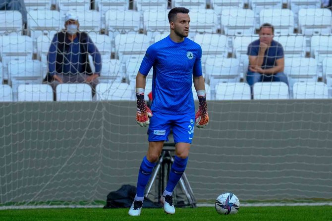 Muslera Sakatlandı, Gözler Okan’a Çevrildi
