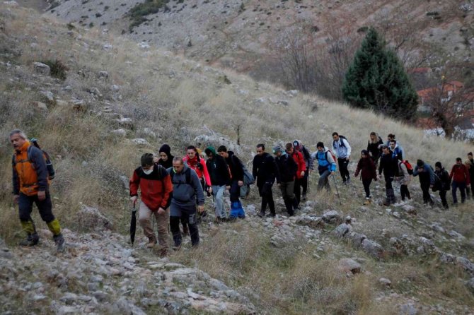 Dünya Dağ Gününde Katırlı Zirvesine Yürüdüler