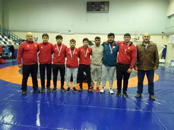 Uluslararası Minikler Turnuvası Yapıldı