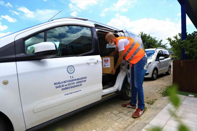 Büyükşehirden İhtiyaç Sahiplerine Ayni Ve Nakdi Yardım