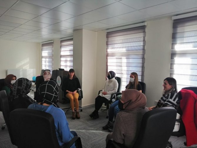 Nevü Psikoloji Bölümü Öğrencileri Nevşehirli Kadınlarla Buluştu