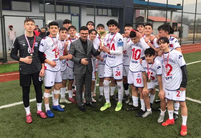 Gençler Futbolda Şampiyon Düzce Spor Lisesi Oldu