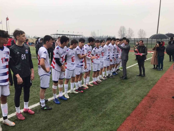 Gençler Futbolda Şampiyon Düzce Spor Lisesi Oldu