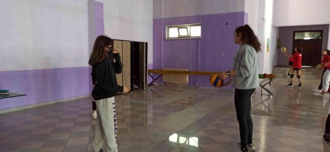 Geleceğin Sultanları Topbaşı Yaptı