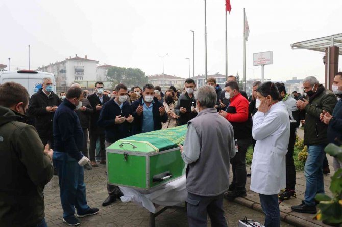 42 Yaşındaki Diş Hekimi Koronaya Yenildi