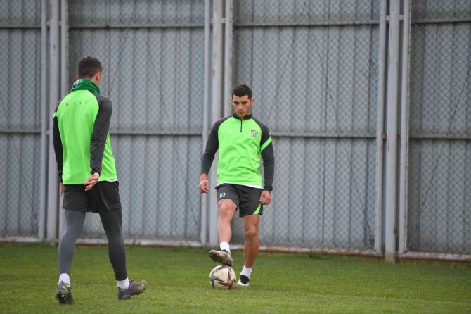 Bursaspor’da Ali Aköz Yönetiminde Ümraniyespor Maçı Hazırlıkları Sürdü