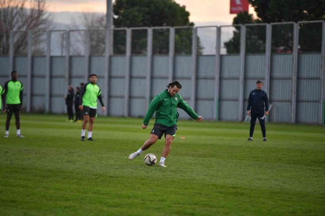Bursaspor’da Ali Aköz Yönetiminde Ümraniyespor Maçı Hazırlıkları Sürdü