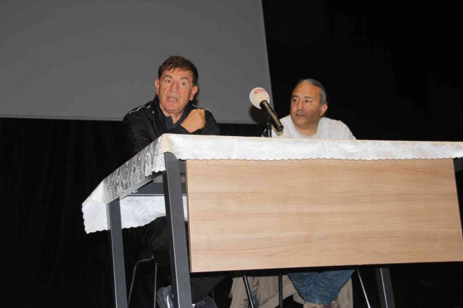 Giray Bulak: “Derbiye Yakışan Bir Mücadele Olacak”