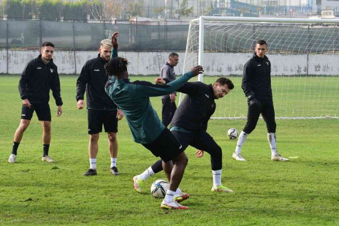 Son İdmanını Tamamlayan Denizlispor, İ̇zmir’e Gitti