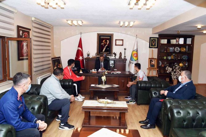 Tarsus Belediyesi Sporcuları, Bangkok’tan Bir Altın Ve Bir Bronz Madalyayla Döndü
