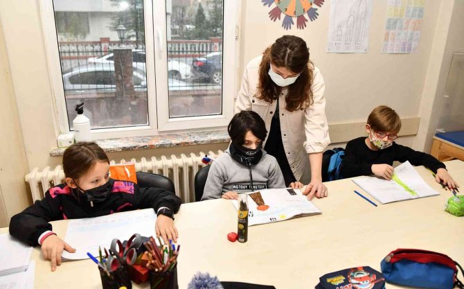 Çocuklar ‘Donguri’ İle Matematik Öğreniyor