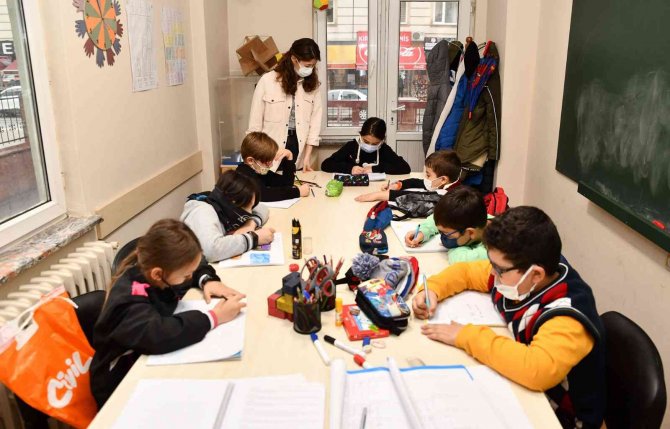 Çocuklar ‘Donguri’ İle Matematik Öğreniyor