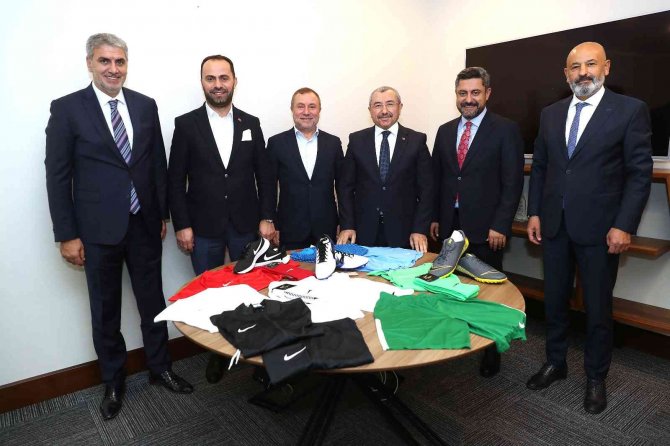 Engelli Spor Federasyonları Başkanlarından Nihat Özdemir’e Ziyaret