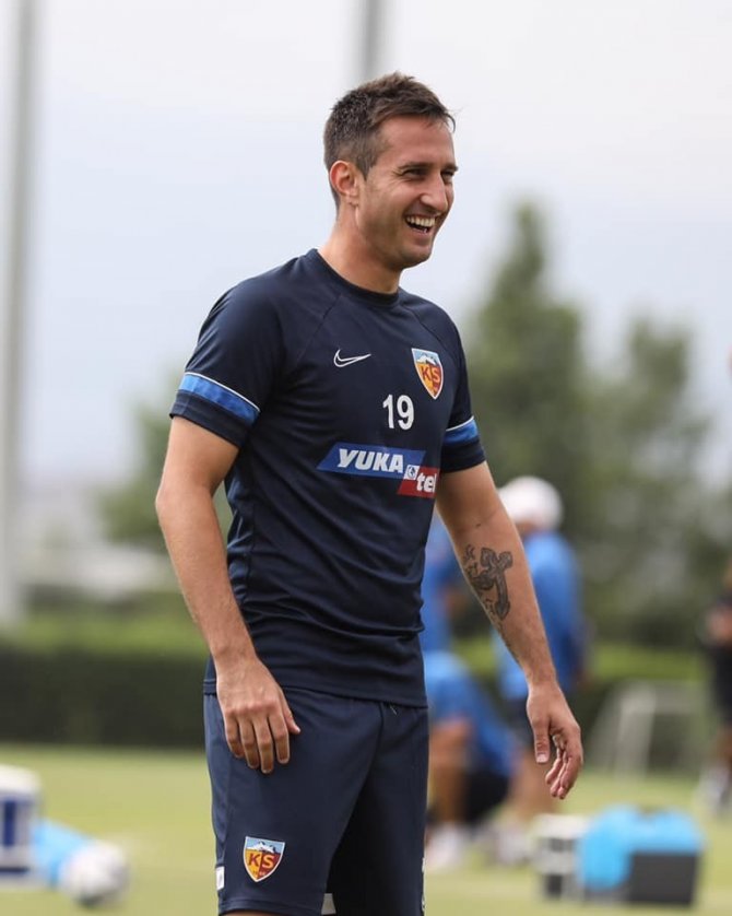 Gavranovic Ve Dimitrios Cezalarını Tamamladı